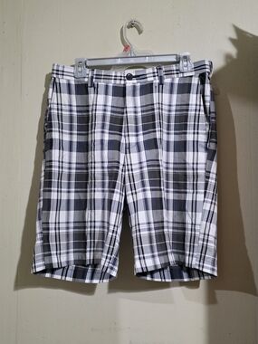 Men's Flat Front Plaid Shorts in Black & White Used Size 32